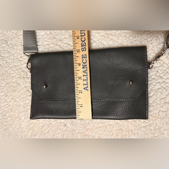 Jesse & Co grey leather belt bag fanny pack over shoulder or crossbody purse - Picture 7 of 10